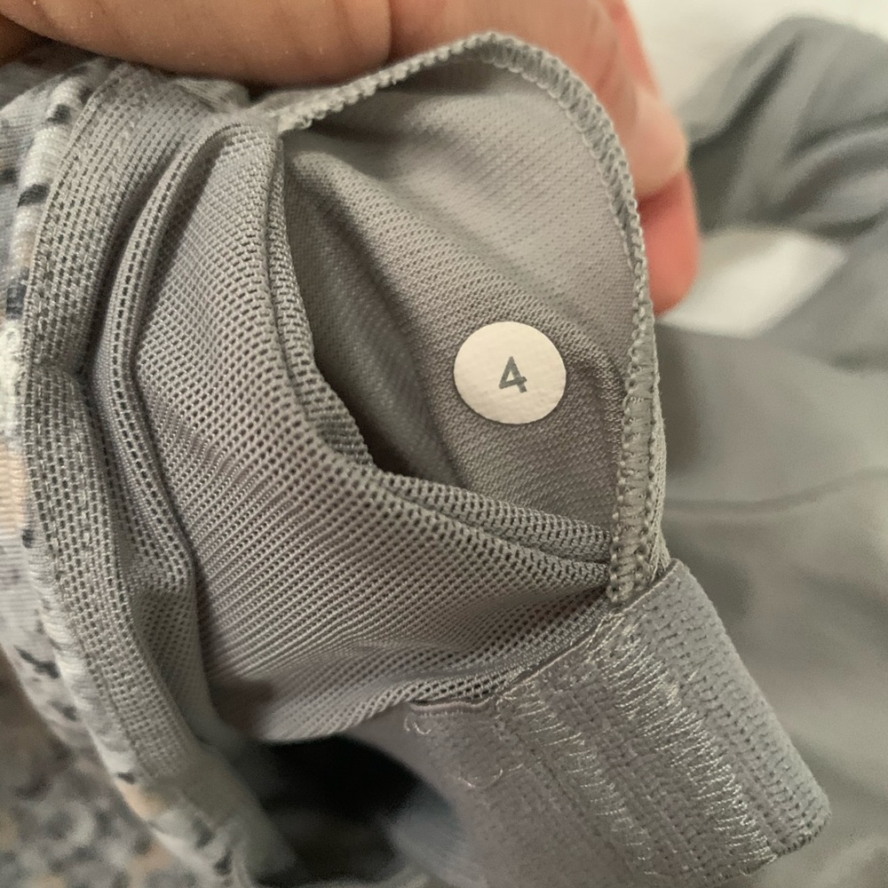 Lululemon 🍋 Supportive Tank Top - Picture 6 of 6